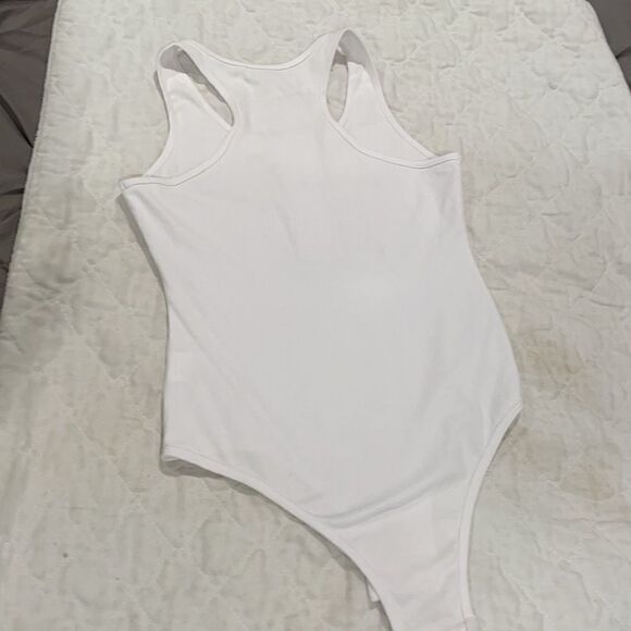 Body suit New never worn white body suit by Reoria size Medium - Picture 5 of 8